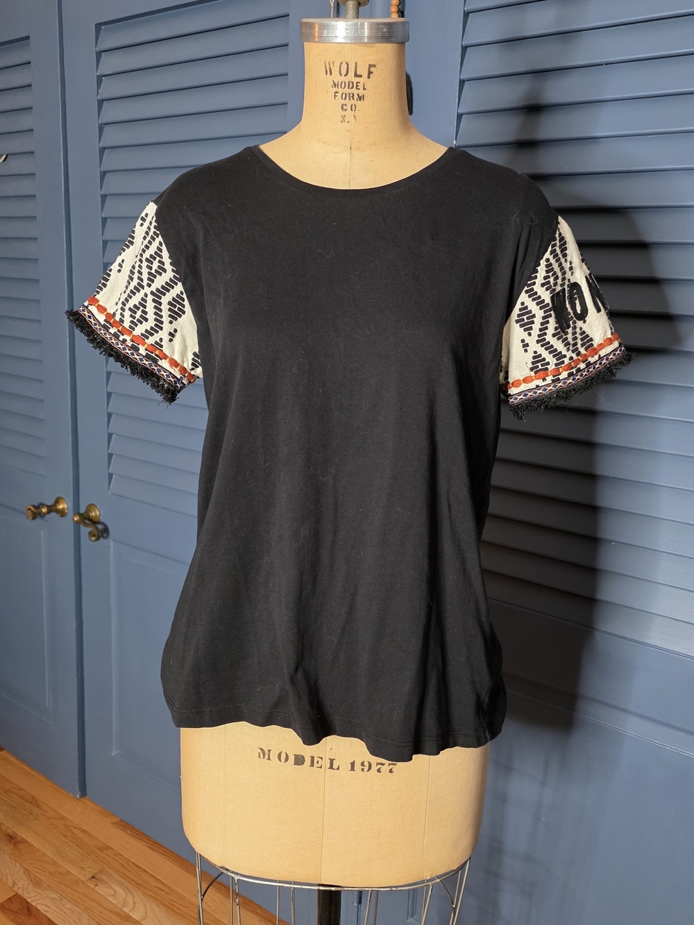 Black Short-Sleeve Tee with Patterned Contrast Sleeves